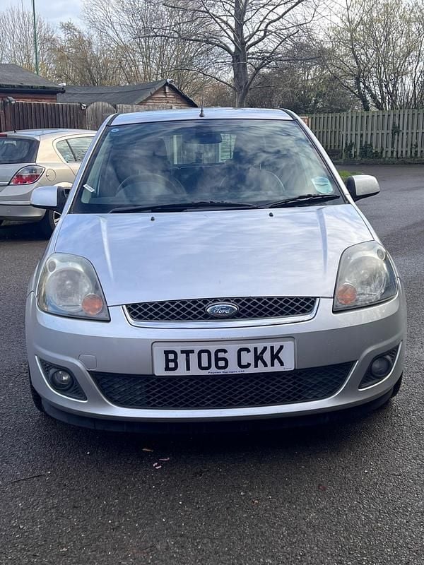 Used Ford Fiesta Ghia 2006 Silver Hatchback