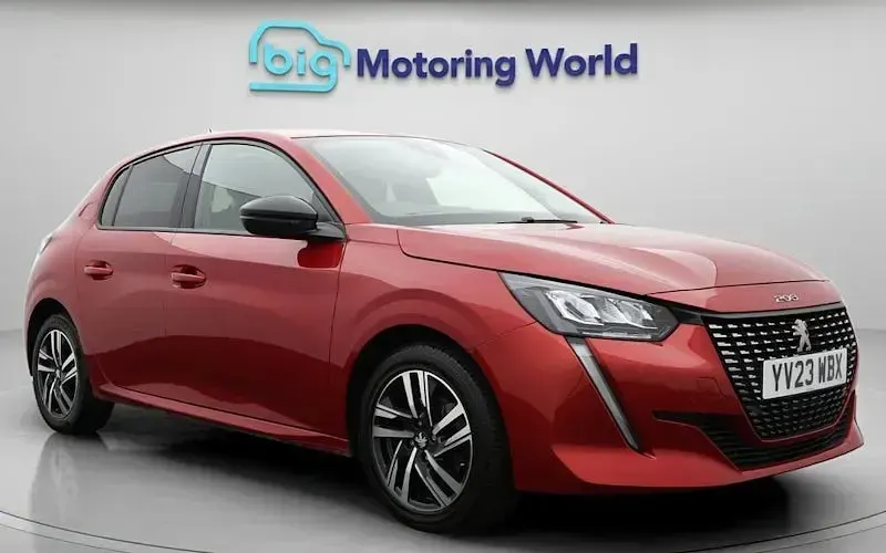 Used Peugeot 208 Allure+ 102 HP (75 kW) 2023 Hatchback
