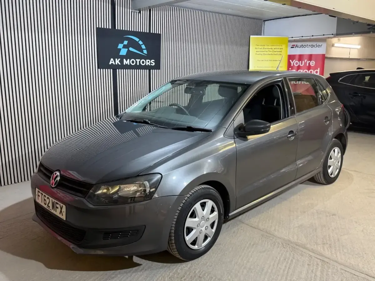 Begagnad VW Polo S 2013 Grå Halvkombi