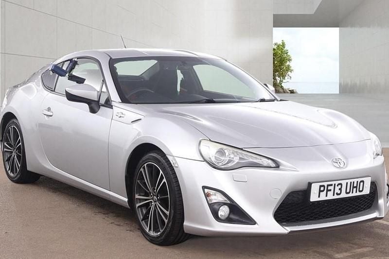 Used Toyota GT86 GT 200 HP (147 kW) 2013 Silver Coupe