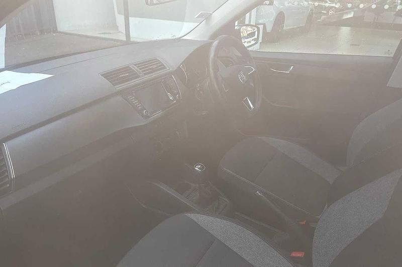 Used Skoda Fabia SE Drive 94 HP (69 kW) 2020 Grey Estate