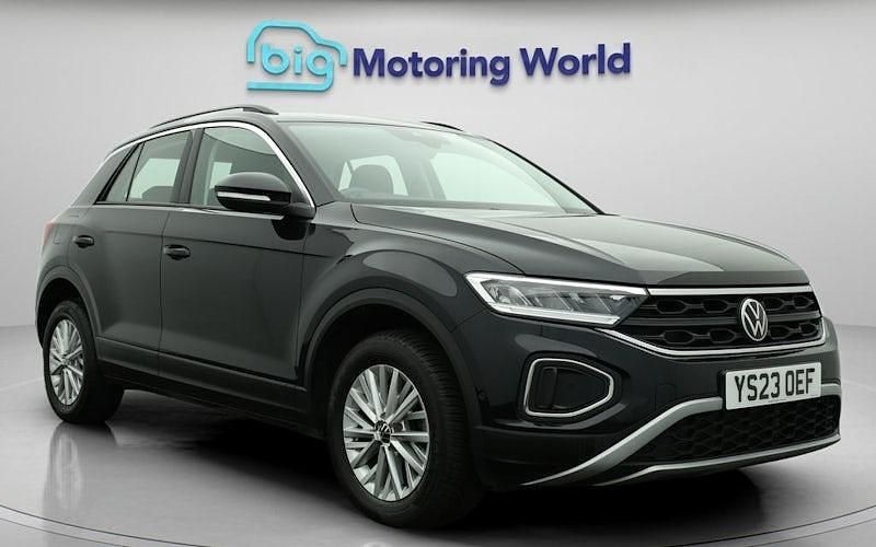 Used 2025 VW T-Roc Life SUV | £19,800 (Good price) - Image 1/4