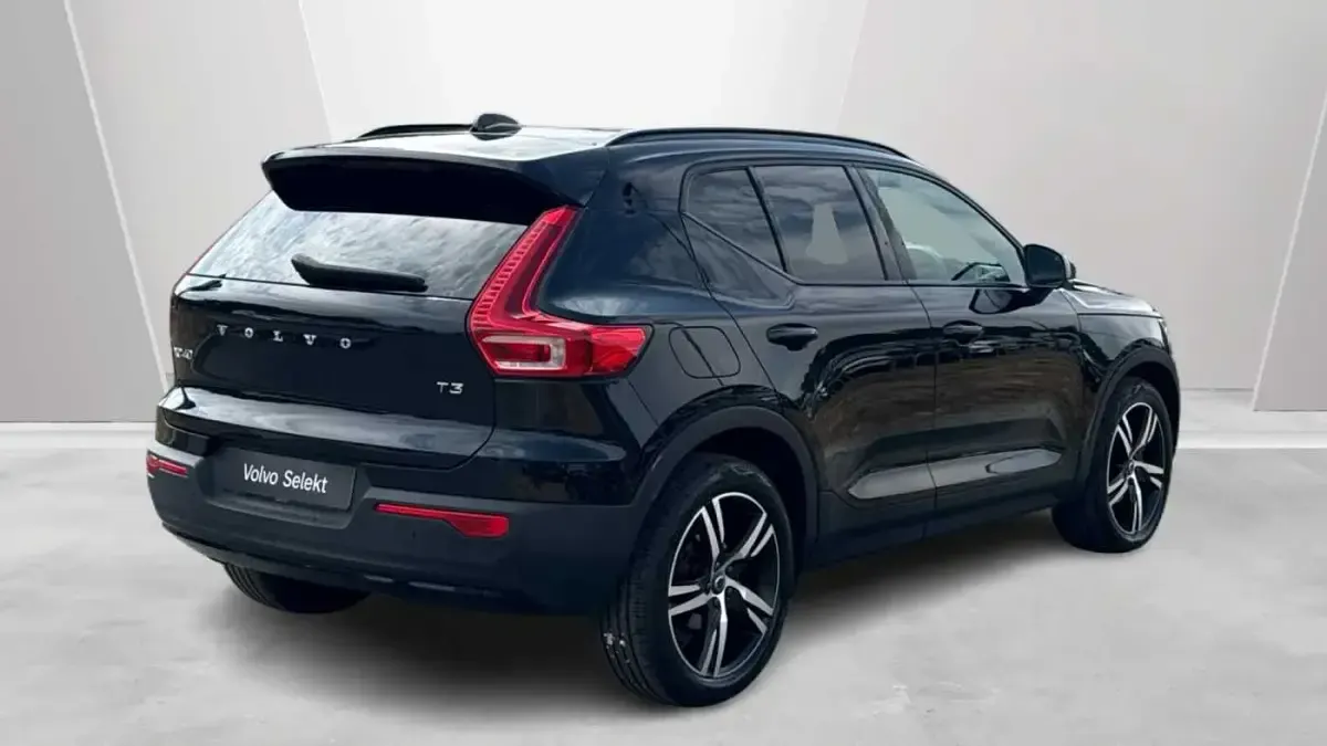 Used Volvo XC40 R-Design 163 HP (119 kW) 2022 SUV