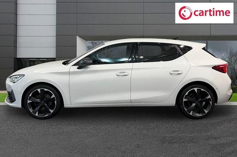 Used Cupra Leon 150 HP (110 kW) 2023 White Hatchback