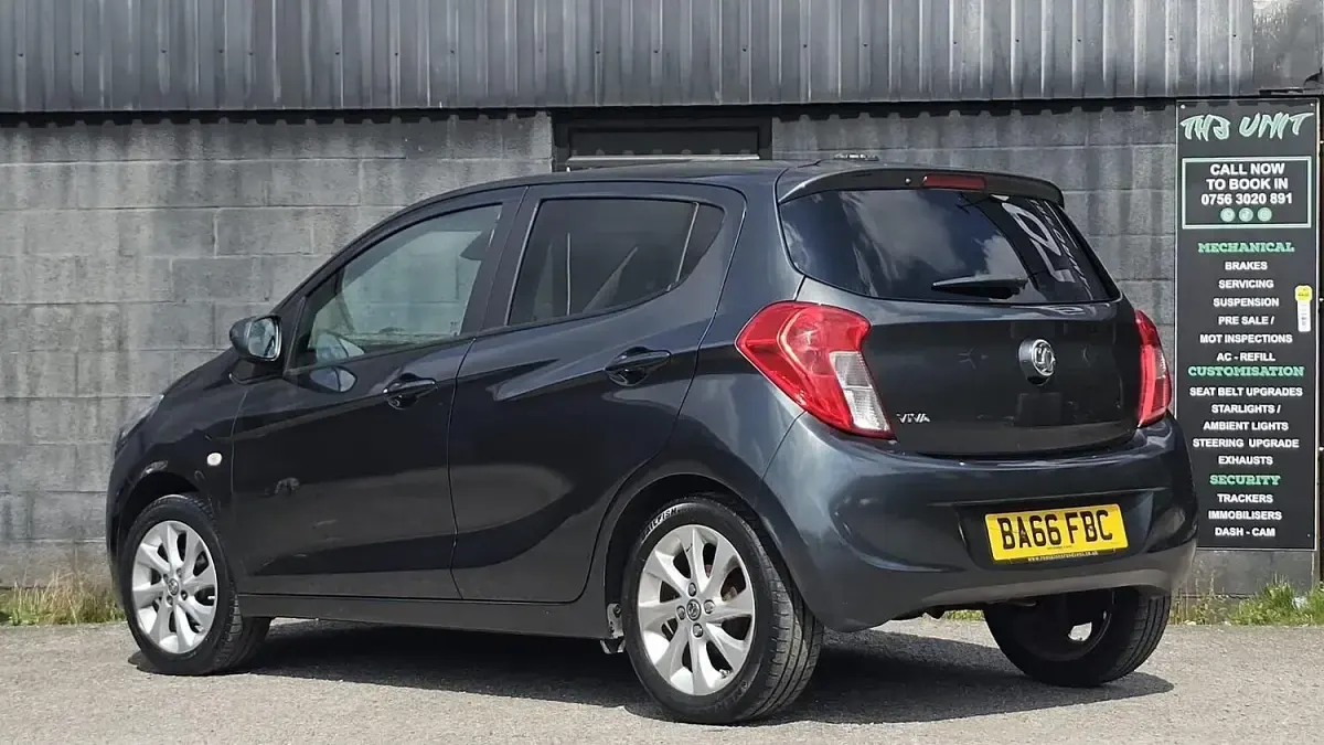 Used Vauxhall Viva 75 HP (55 kW) 2017 Grey Hatchback