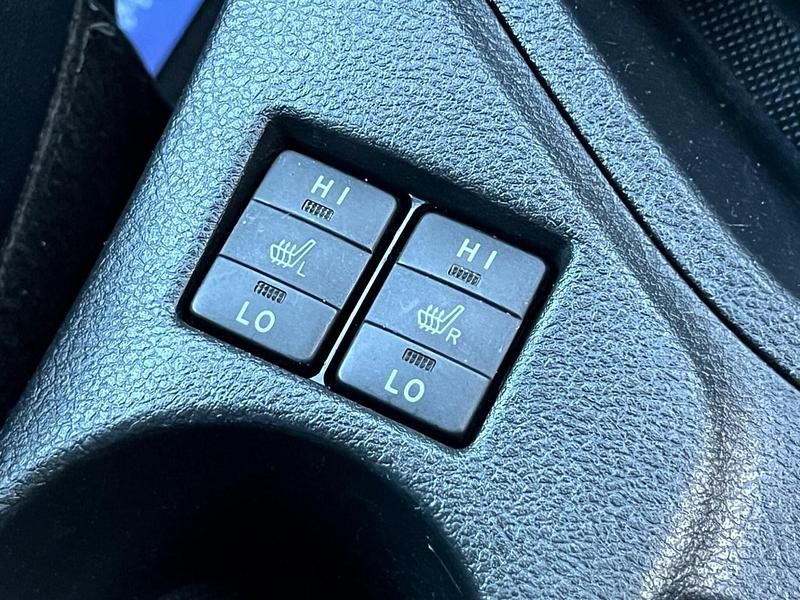 Used Toyota Auris Hybrid 2014 Blue Hatchback