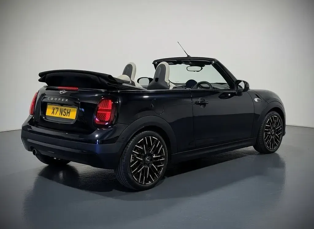 New Mini Cooper Cabriolet Exclusive 163 HP (119 kW) 2025 Black Cabriolet