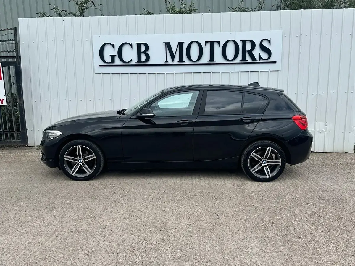 Used BMW 118 Sport Line 2017 Black Hatchback