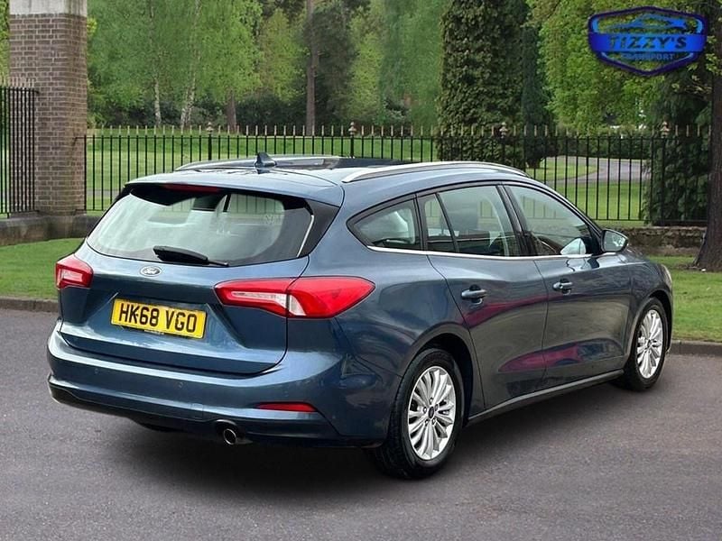 Used Ford Focus Titanium 120 HP (88 kW) 2018 Blue Estate