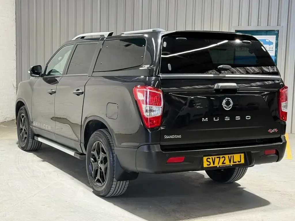 Usado SsangYong Musso 187 HP (137 kW) 2022 Preto Pickup