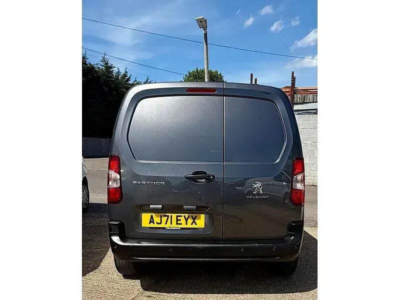 Used Peugeot Partner Premium 131 HP (96 kW) 2022 Grey MPV