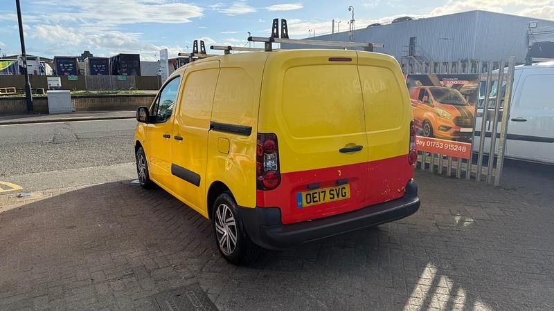 Usado Citroën Berlingo 75 HP (55 kW) 2017 Branco Monovolume