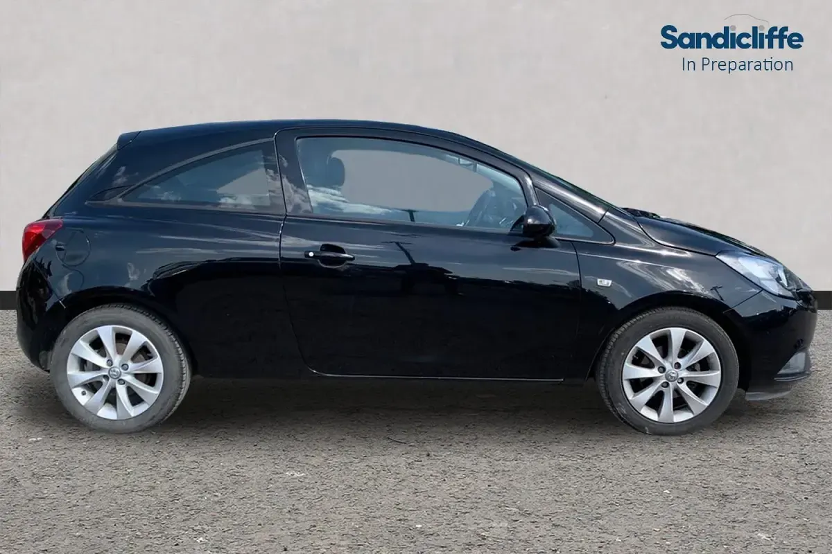 Usado Vauxhall Corsa 75 HP (55 kW) 2018 Preto Citadino