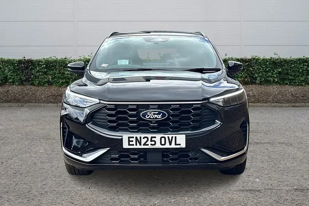 Begagnad Ford Kuga ST-Line X 183 HK (134 kW) 2025 Svart SUV