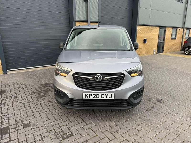 Second-hand Vauxhall Combo Edition 100 CP (73 kW) 2020 Gri Monovolum