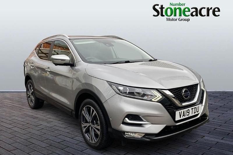 Silver Used 2019 Nissan Qashqai N-Connecta SUV | £12,590 (Good price) - Image 1/1