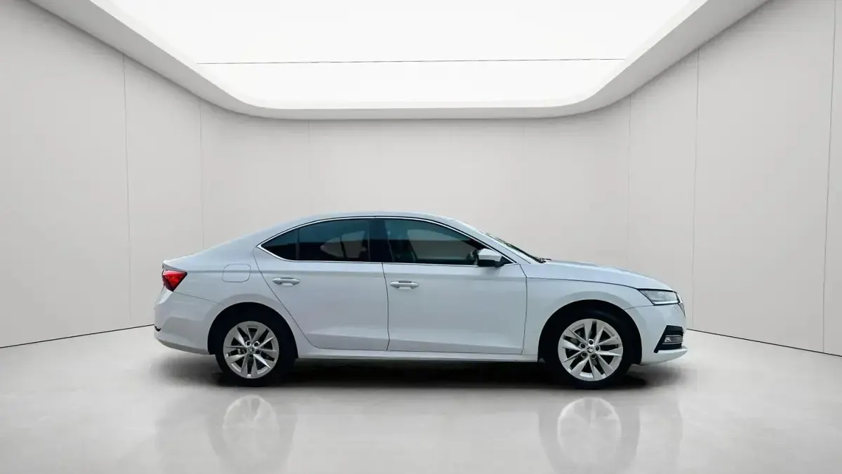 Used Skoda Octavia SE L 150 HP (110 kW) 2023 White Hatchback