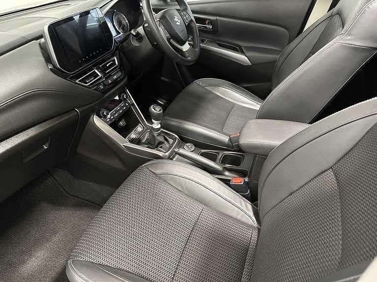 Used Suzuki SX4 S-Cross 129 HP (94 kW) 2023 Energetic red metallic SUV