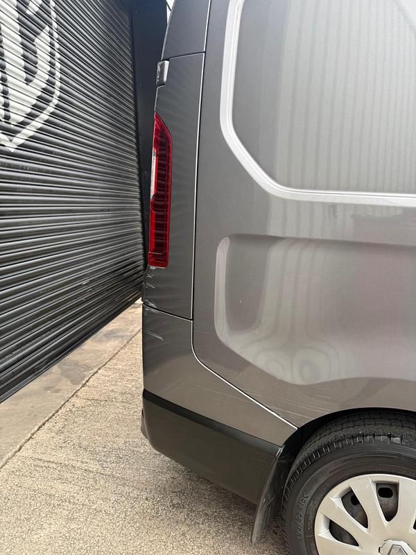 Used Renault Trafic Business 2015 Grey MPV