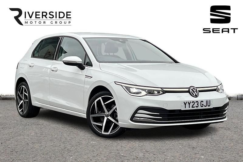Used VW Golf VIII Style 130 HP (95 kW) 2023 White Hatchback