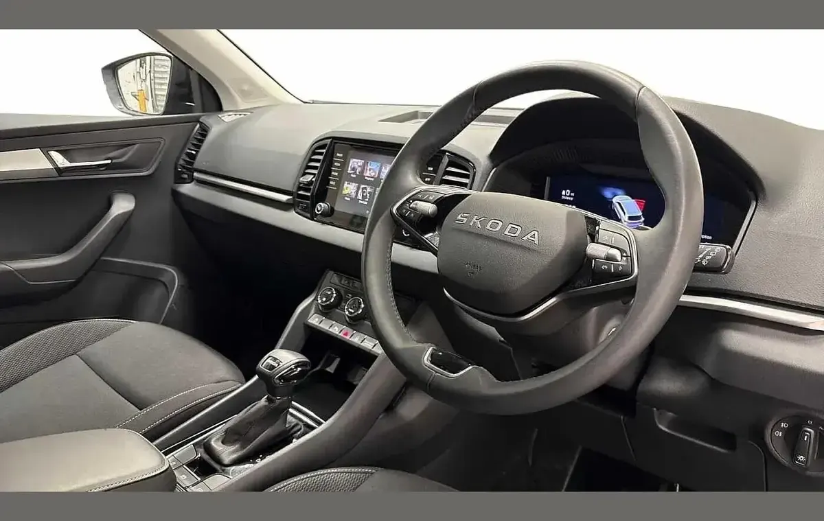 Used Skoda Karoq SE 150 HP (110 kW) 2025 Black magic pearl effect SUV