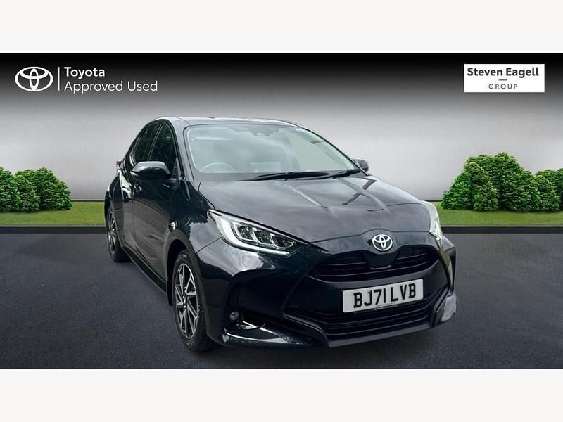 Black Used 2021 Toyota Yaris Hybrid Design Hatchback | £15,784 (Fair price) - Image 1/3