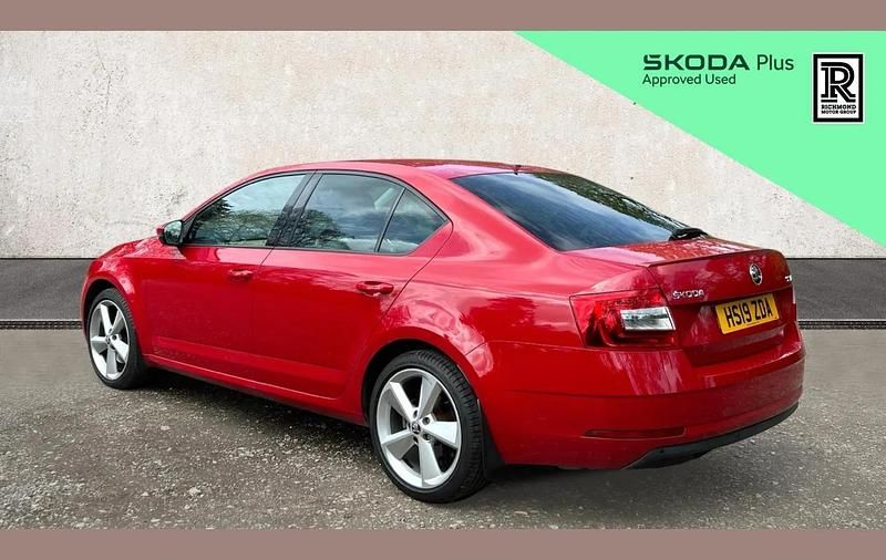 Used Skoda Octavia SE L 187 HP (137 kW) 2019 Red Hatchback