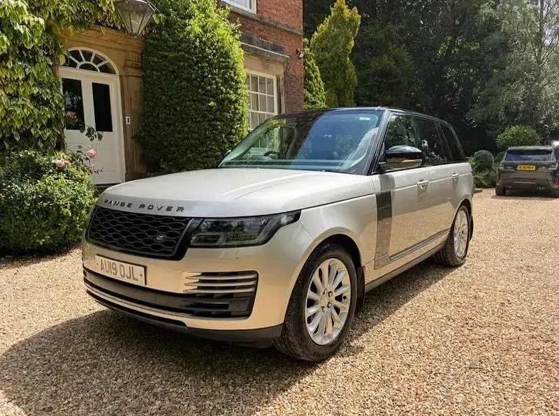 Used Land Rover Range Rover S 275 HP (202 kW) 2019 Silver SUV