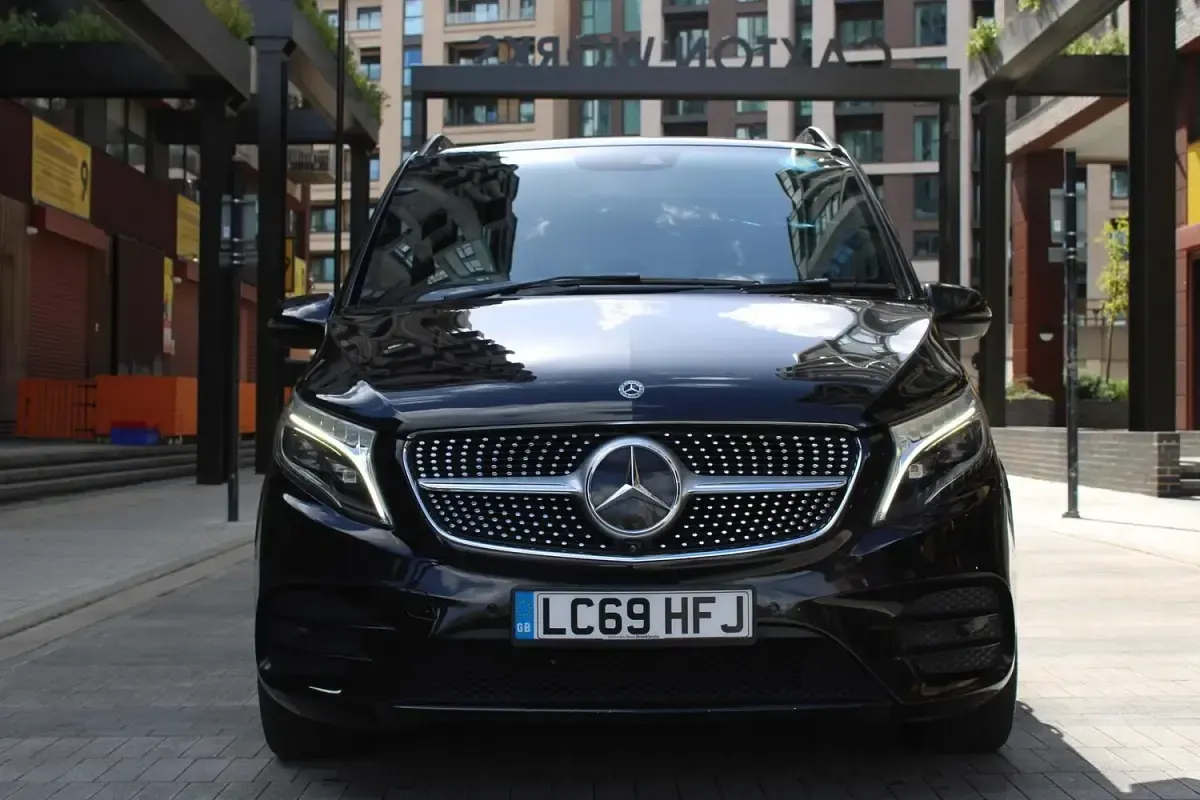 Used Mercedes V300 AMG line 239 HP (175 kW) 2019 Black MPV