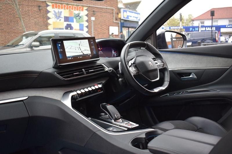 Used Peugeot 5008 Premium 130 HP (95 kW) 2022 Blue SUV