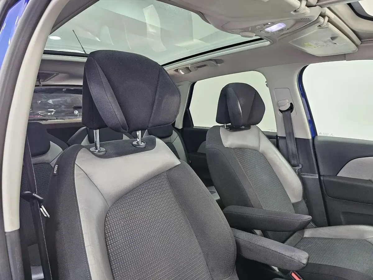 Used Citroën C4 Picasso Flair 130 HP (95 kW) 2016 Blue MPV