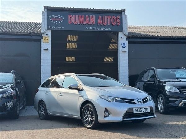 Silver Used 2015 Toyota Auris Estate | £8,995 (Fair price) - Image 1/1