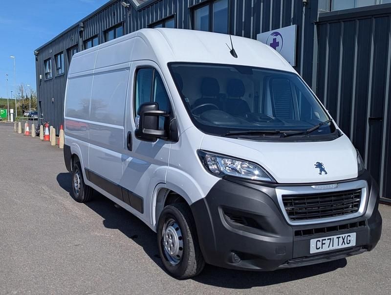 Used Peugeot Boxer 140 HP (102 kW) 2021 White Van