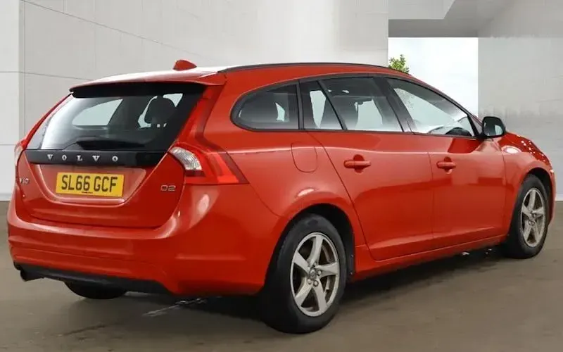 Used Volvo V60 Business Edition 120 HP (88 kW) 2017 Estate