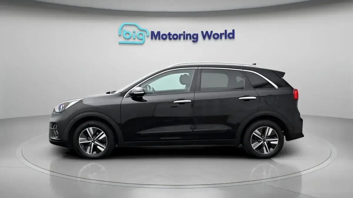 Second-hand Kia Niro 141 CP (103 kW) 2021 Negru SUV