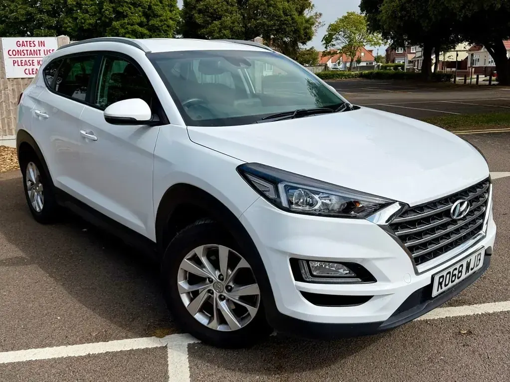 Used Hyundai Tucson SE 132 HP (97 kW) 2018 White SUV