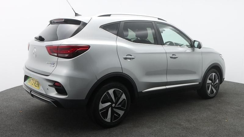 Used MG ZS Trophy Connect 114 kW (156 HP) 2023 Silver Hatchback