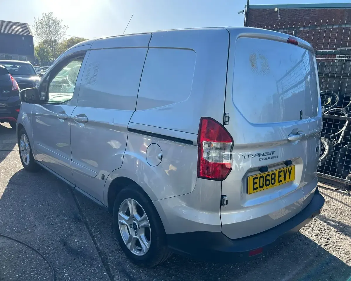 Used Ford Transit Limited 100 HP (73 kW) 2018 Silver Van