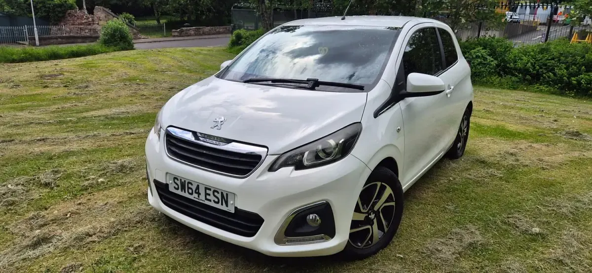 Used Peugeot 108 Allure 82 HP (60 kW) 2014 White Hatchback