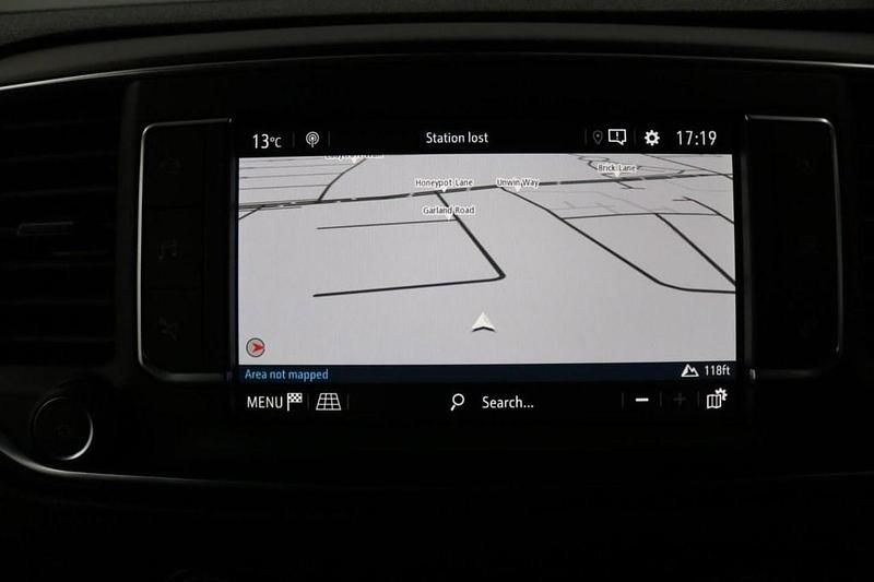 Used Vauxhall Vivaro 100 kW (136 HP) 2022 Mauve/pink MPV