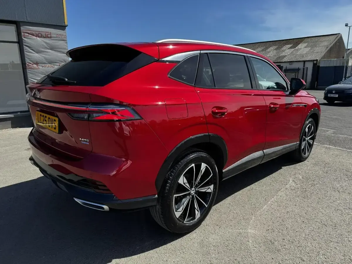 Used MG HS Trophy 167 HP (122 kW) 2025 Red SUV