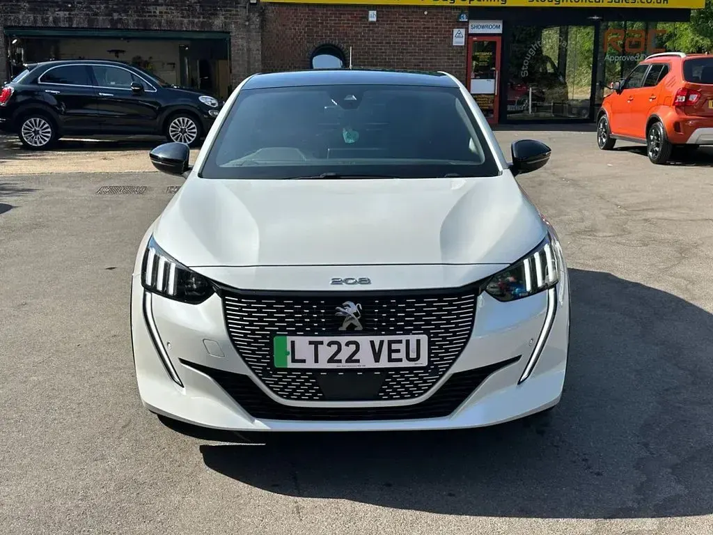 Used Peugeot e-208 GTi 100 kW (136 HP) 2022 White Hatchback