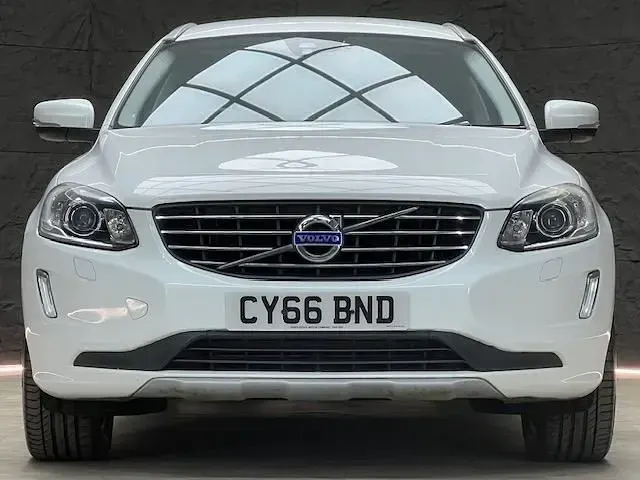 Used Volvo XC60 SE Lux 190 HP (139 kW) 2016 White SUV