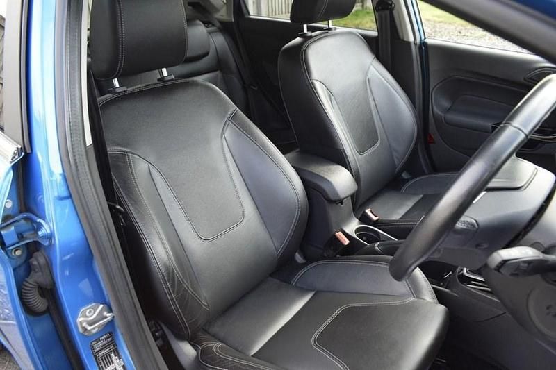 Used Ford Fiesta Titanium X 95 HP (69 kW) 2014 Blue Hatchback