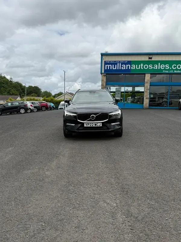 Used Volvo XC60 Momentum 2022 Black SUV