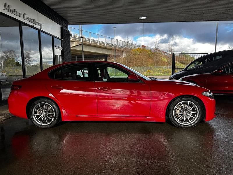 Used Alfa Romeo Giulia Super 180 HP (132 kW) 2019 Red Sedan