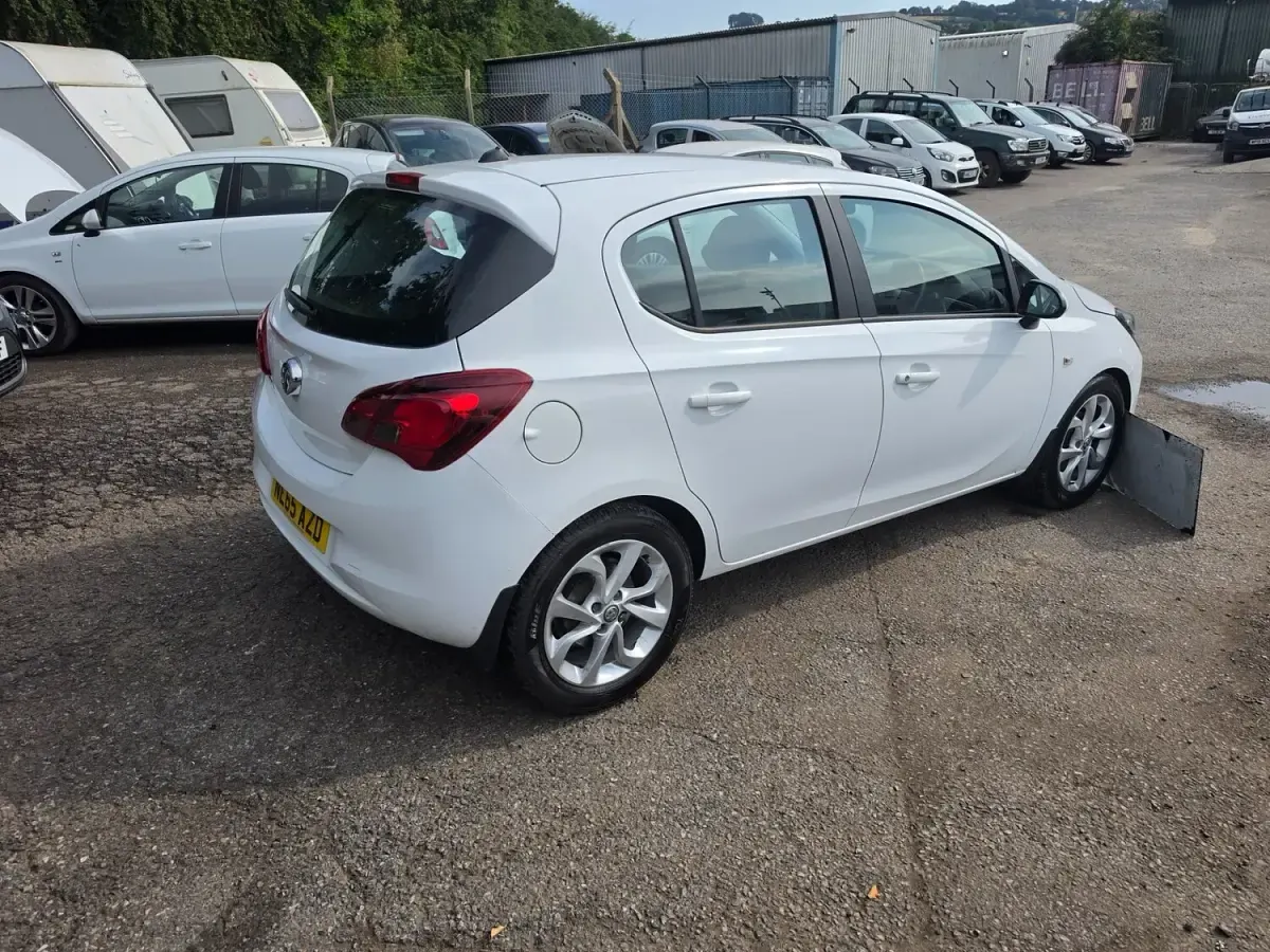 Used Vauxhall Corsa Excite 2015 White Hatchback