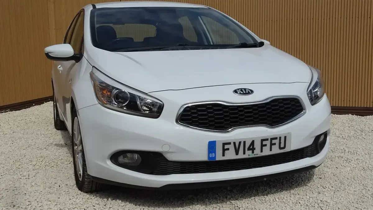 Usado Kia Ceed 2014 Branco Citadino