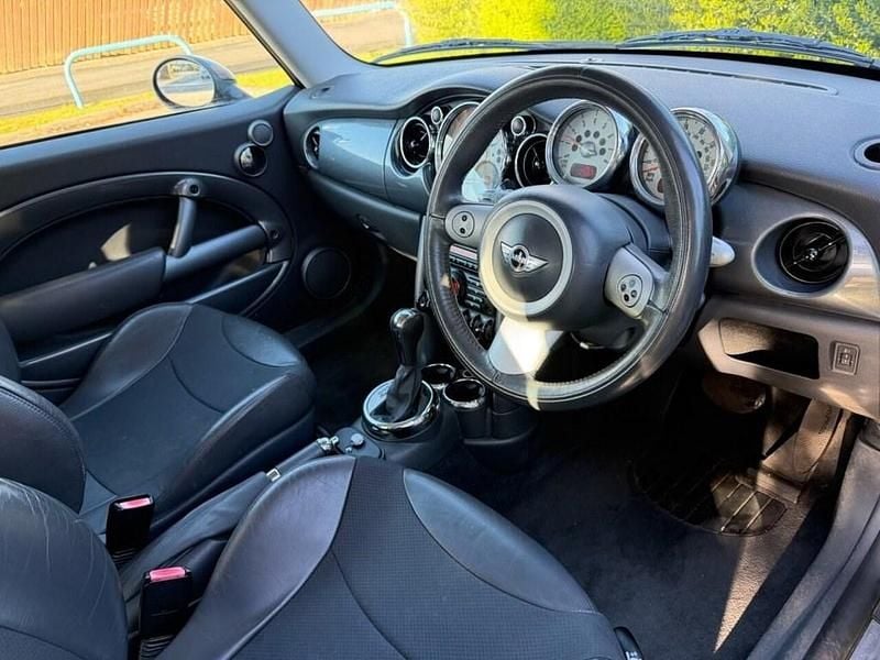 Used Mini Cooper Hatch 116 HP (85 kW) 2004 Black Hatchback