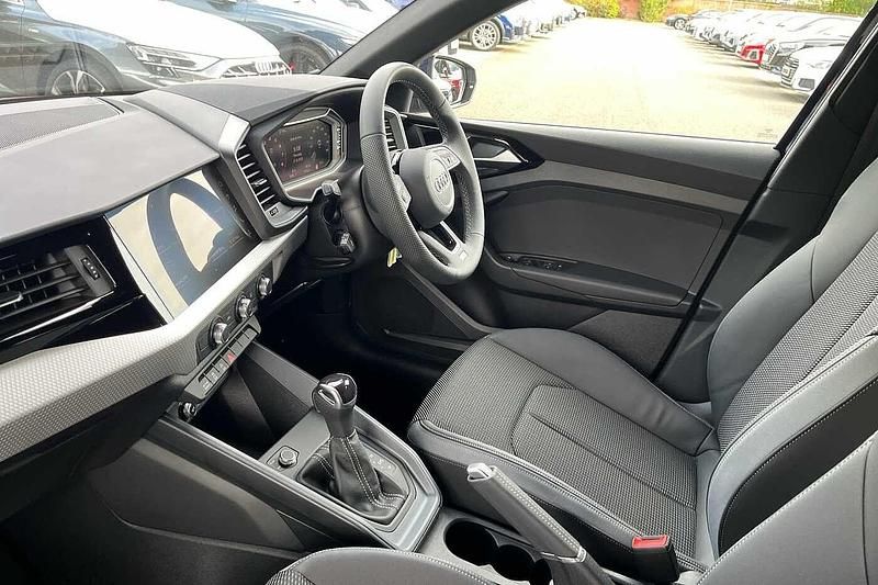 Begagnad Audi A1 S-Line 2025 Blå SUV